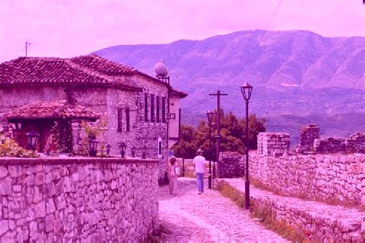 Escorts Ballaban, Albania — Local Companions