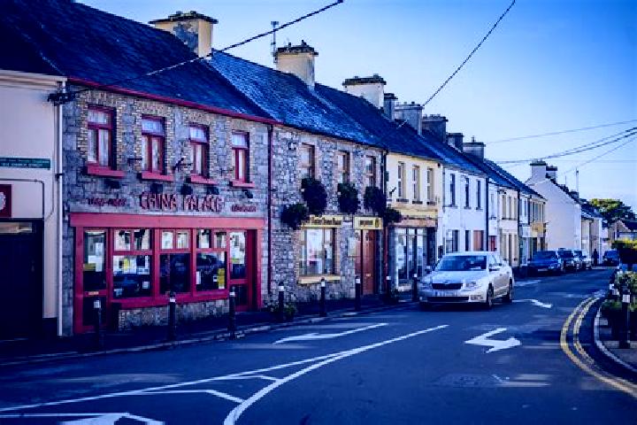 Escorts Ballinasloe, Ireland — Local Companions