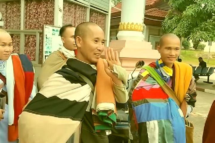 Escorts Ban Houakhoua, Laos — Local Companions