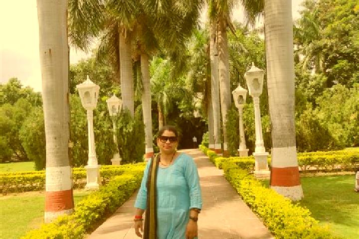 Escorts Bandikui, India — Local Companions