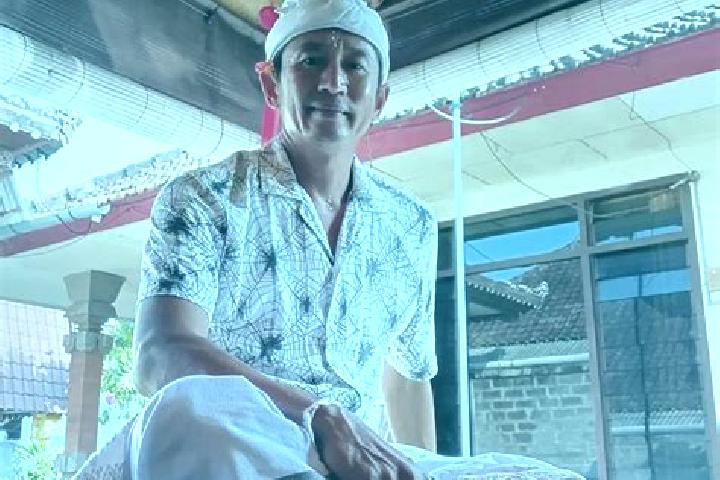 Escorts Banjar Bengkelgede, Indonesia — Local Companions