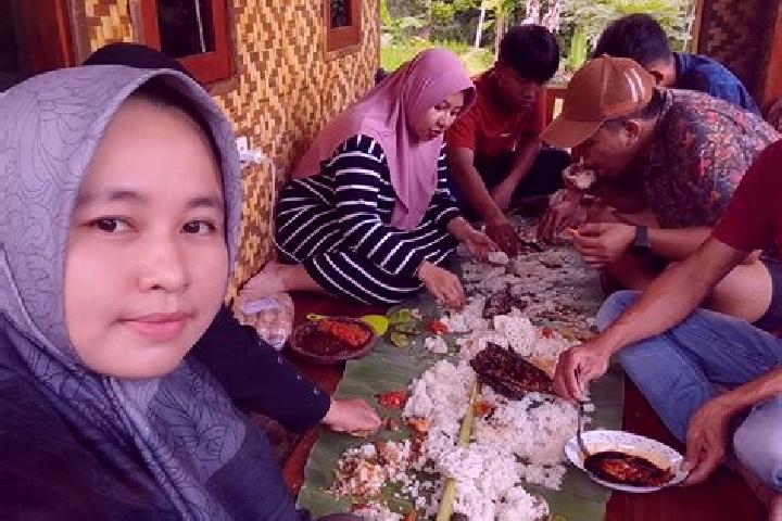 Escorts Barengkok Hilir, Indonesia — Local Companions