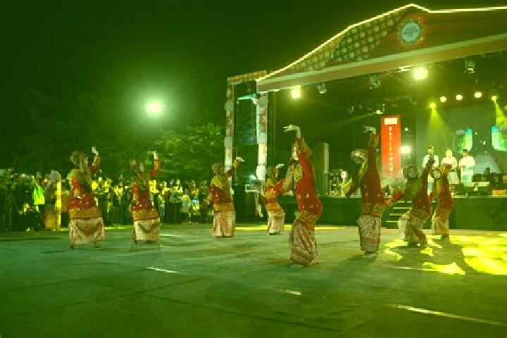 Escorts Batanghari, Indonesia — Local Companions