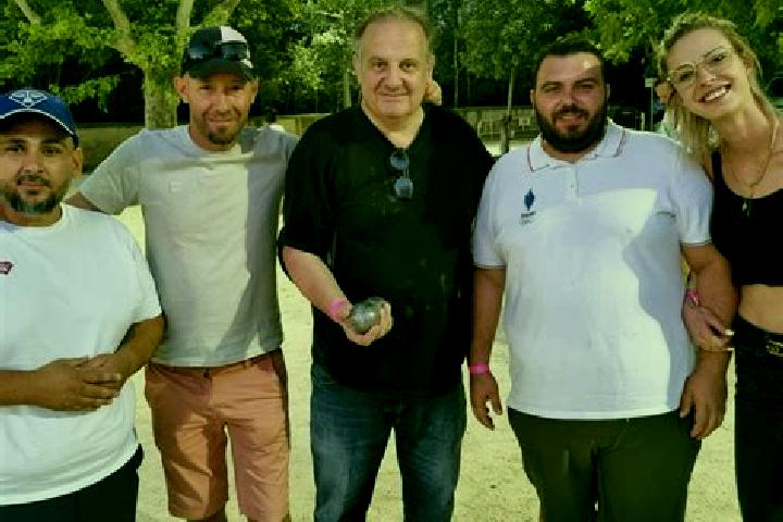 Escorts Bedarrides, France — Local Companions
