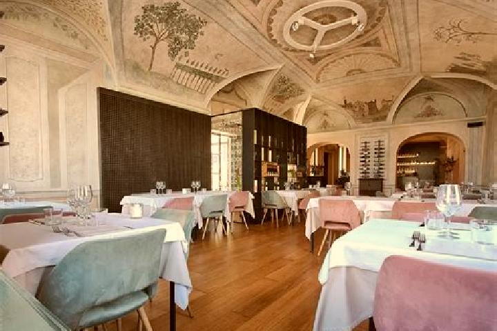 Escorts Bedero Valcuvia, Italy — Local Companions
