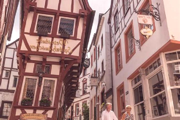 Escorts Bernkastel-Kues, Germany — Local Companions