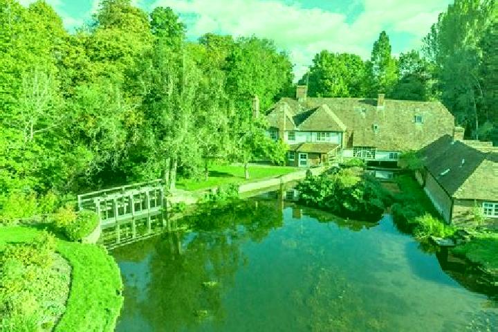 Escorts Biddenden, United Kingdom — Local Companions