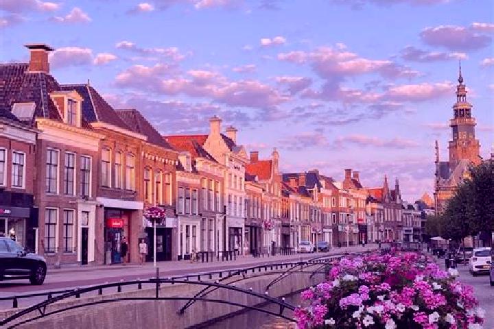Escorts Bolsward, Netherlands — Local Companions
