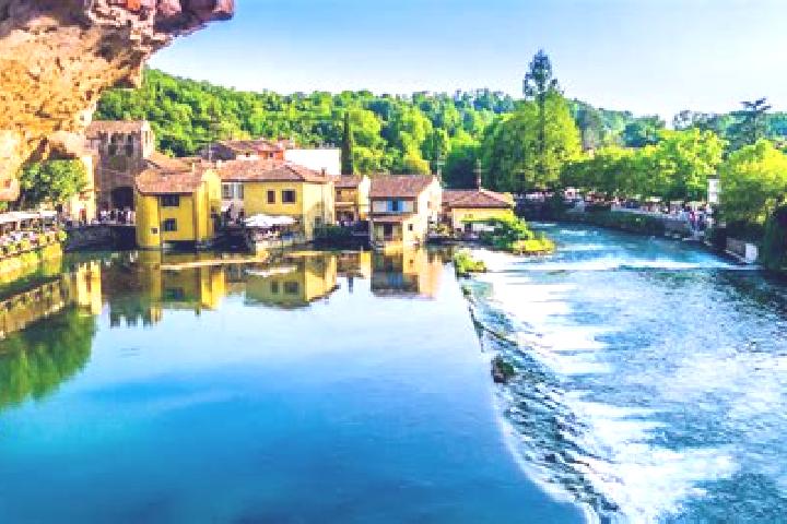 Escorts Borghetto di Vara, Italy — Local Companions