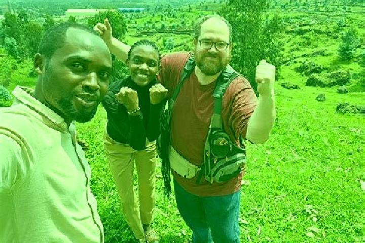 Escorts Bosobolo, DR Congo — Local Companions
