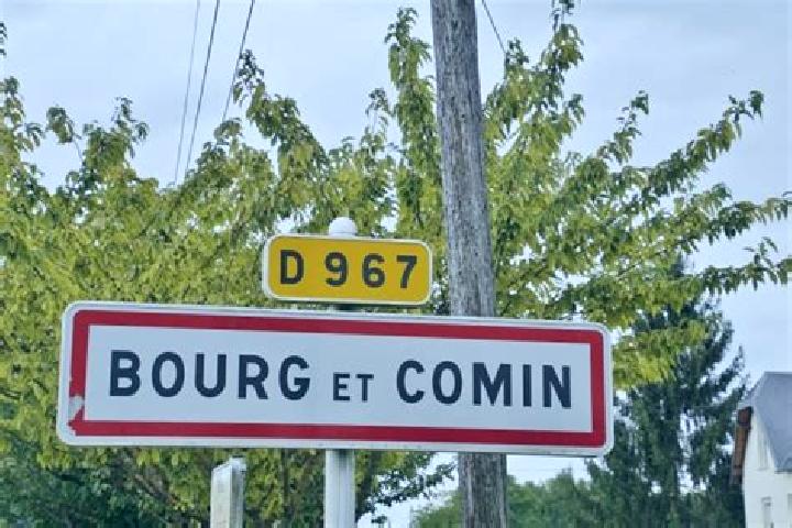 Escorts Bourg-et-Comin, France — Local Companions