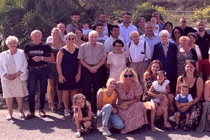 Escorts Bouvron, France — Local Companions