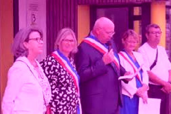 Escorts Breal-sous-Montfort, France — Local Companions