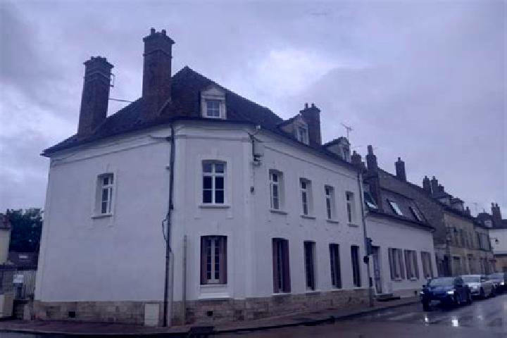 Escorts Brienon-sur-Armancon, France — Local Companions