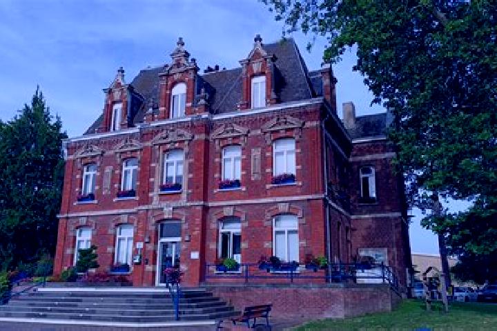 Escorts Bruay-sur-l Escaut, France — Local Companions