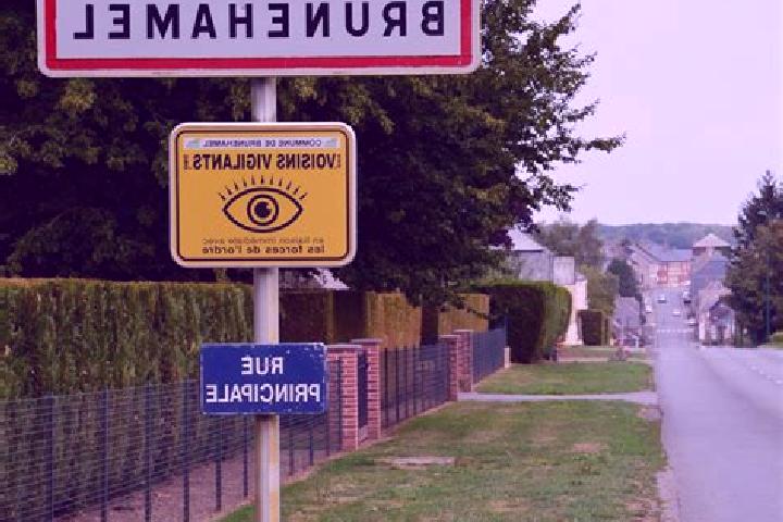 Escorts Brunehamel, France — Local Companions