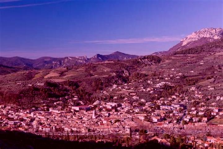 Escorts Buis-les-Baronnies, France — Local Companions