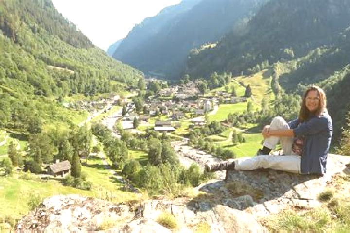 Escorts Buseno, Switzerland — Local Companions