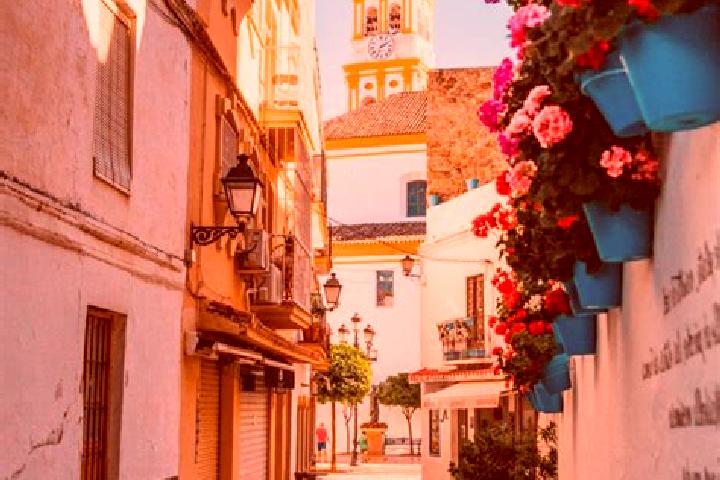 Escorts Cabanelles, Spain — Local Companions