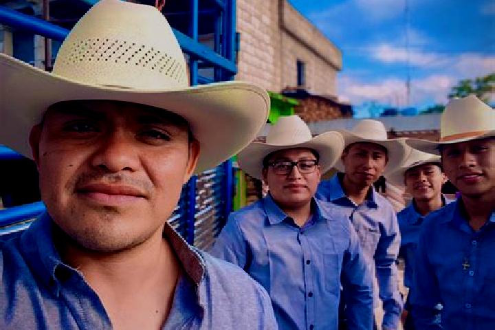 Escorts Cacate, Mexico — Local Companions
