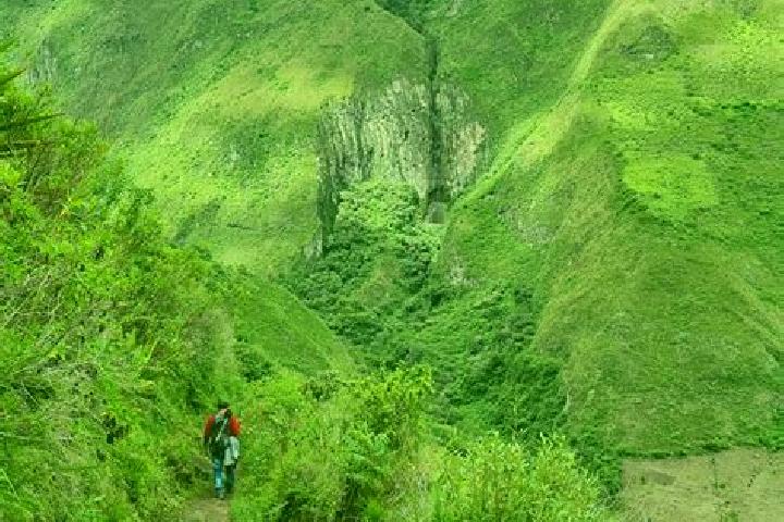 Escorts Cahuasqui, Ecuador — Local Companions