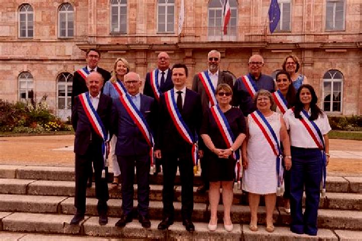 Escorts Caluire-et-Cuire, France — Local Companions