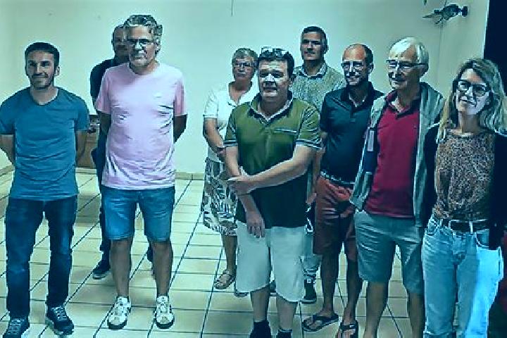Escorts Camlez, France — Local Companions