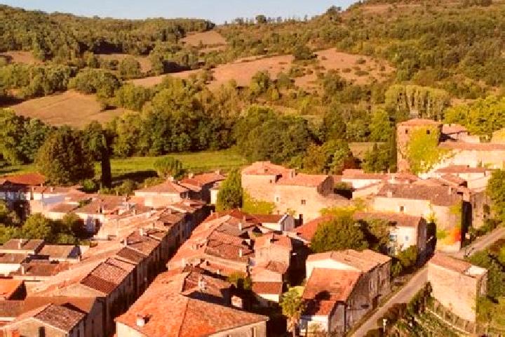 Escorts Camon, France — Local Companions