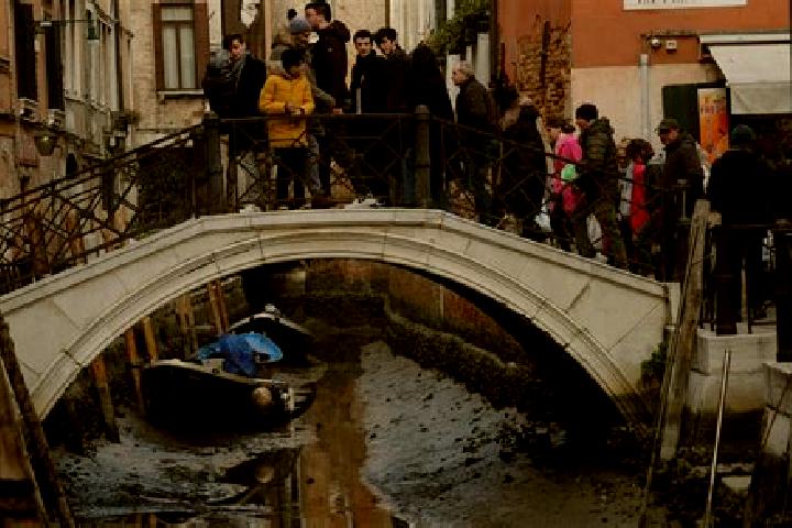 Escorts Candida, Italy — Local Companions