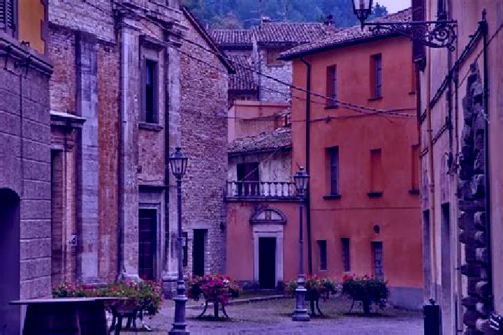 Escorts Cantiano, Italy — Local Companions