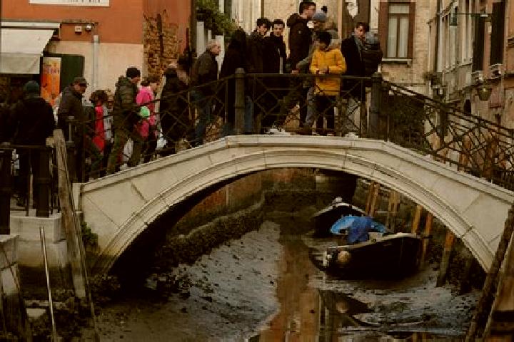 Escorts Capurso, Italy — Local Companions