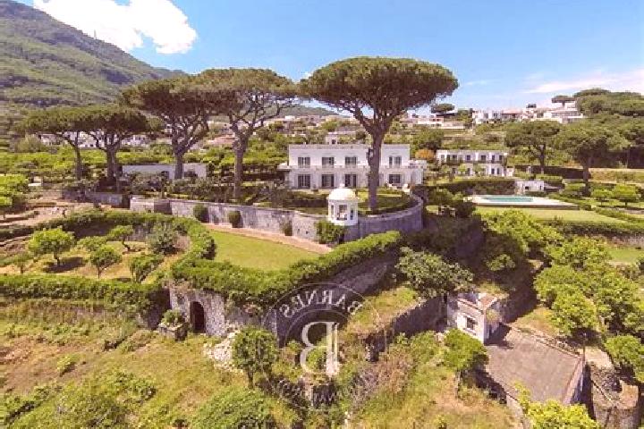 Escorts Casamicciola Terme, Italy — Local Companions