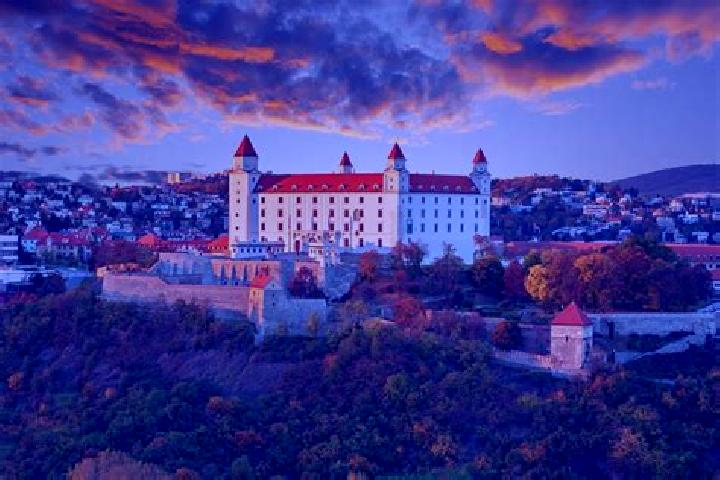 Escorts Casta, Slovakia — Local Companions