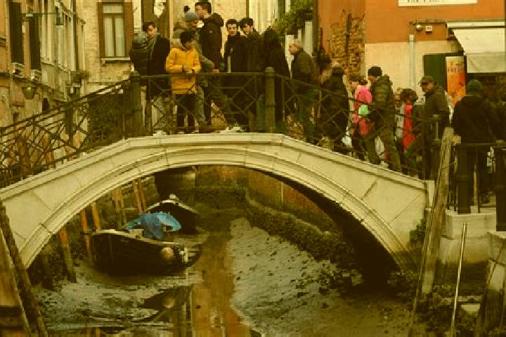 Escorts Castagnito, Italy — Local Companions