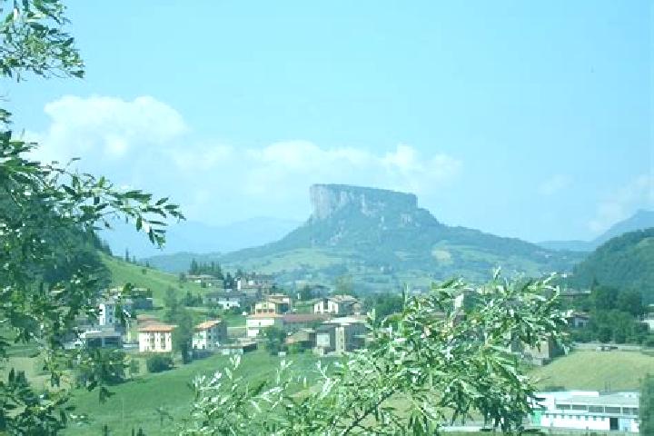 Escorts Castelnovo ne Monti, Italy — Local Companions