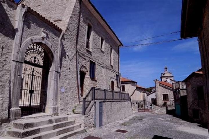 Escorts Castelpetroso, Italy — Local Companions