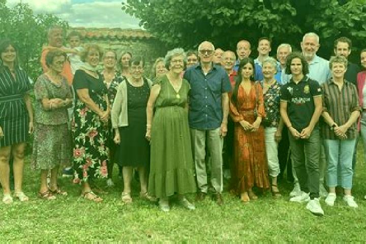 Escorts Ceaux-en-Loudun, France — Local Companions