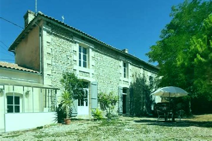 Escorts Chabournay, France — Local Companions