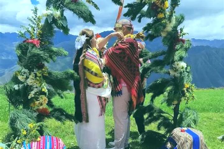 Escorts Charcana, Peru — Local Companions
