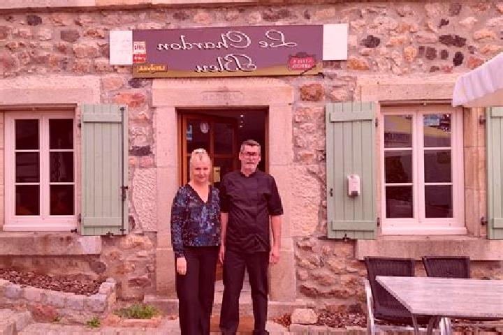 Escorts Chaspinhac, France — Local Companions
