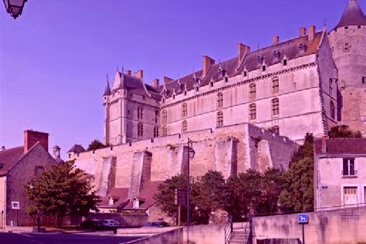 Escorts Chateaudun, France — Local Companions