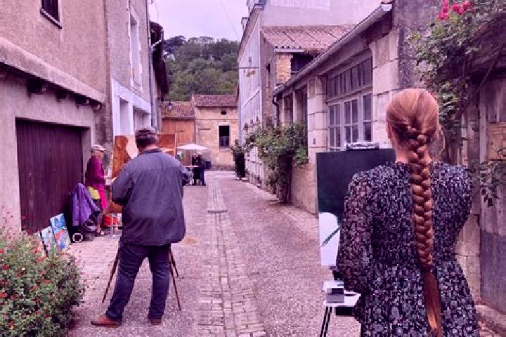 Escorts Chatillon-sur-Thouet, France — Local Companions