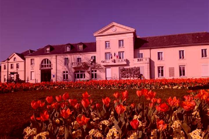 Escorts Chennevieres-sur-Marne, France — Local Companions