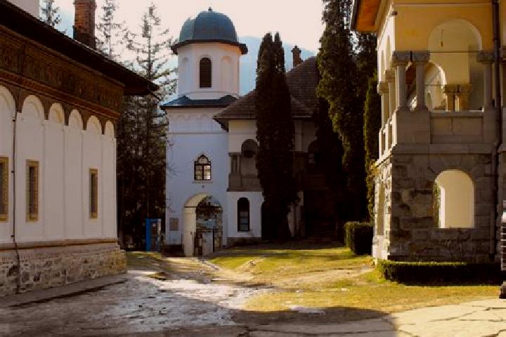 Escorts Chesint, Romania — Local Companions