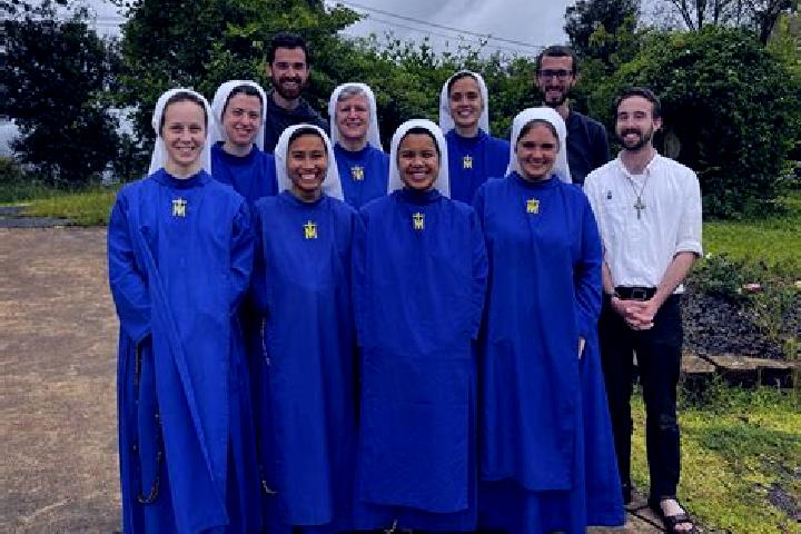 Escorts Chevremont, France — Local Companions