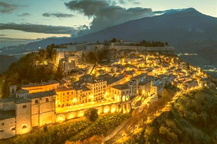 Escorts Chieuti, Italy — Local Companions