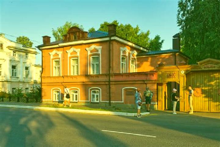 Escorts Chistopol , Russia — Local Companions
