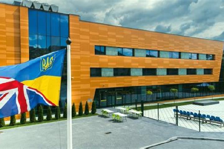 Escorts Choron, Poland — Local Companions