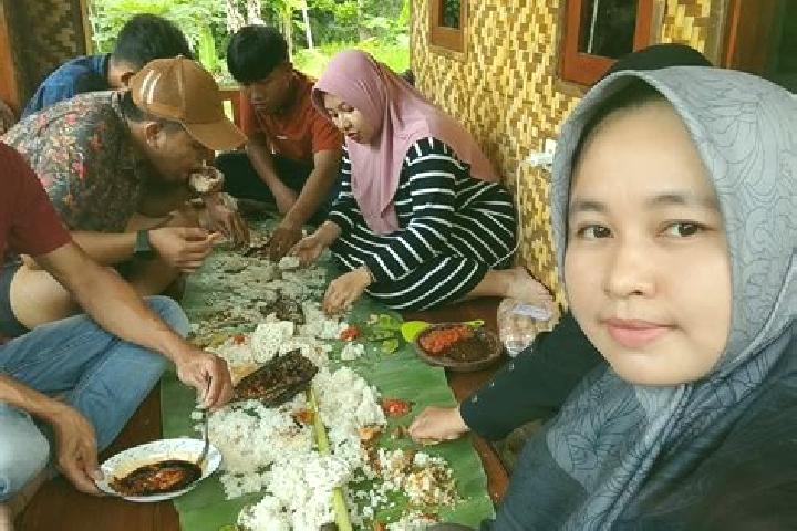 Escorts Cigantang Hilir, Indonesia — Local Companions