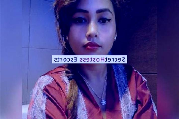Escorts Cisungsang, Indonesia — Local Companions